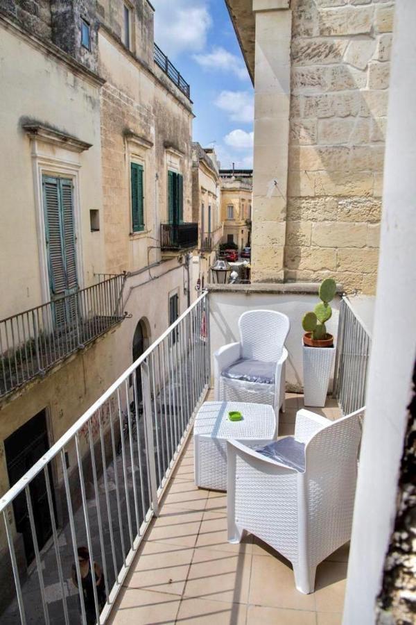 לצ'ה Convivo Apartment Palazzo Galateo מראה חיצוני תמונה