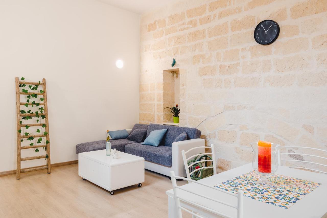 לצ'ה Convivo Apartment Palazzo Galateo מראה חיצוני תמונה