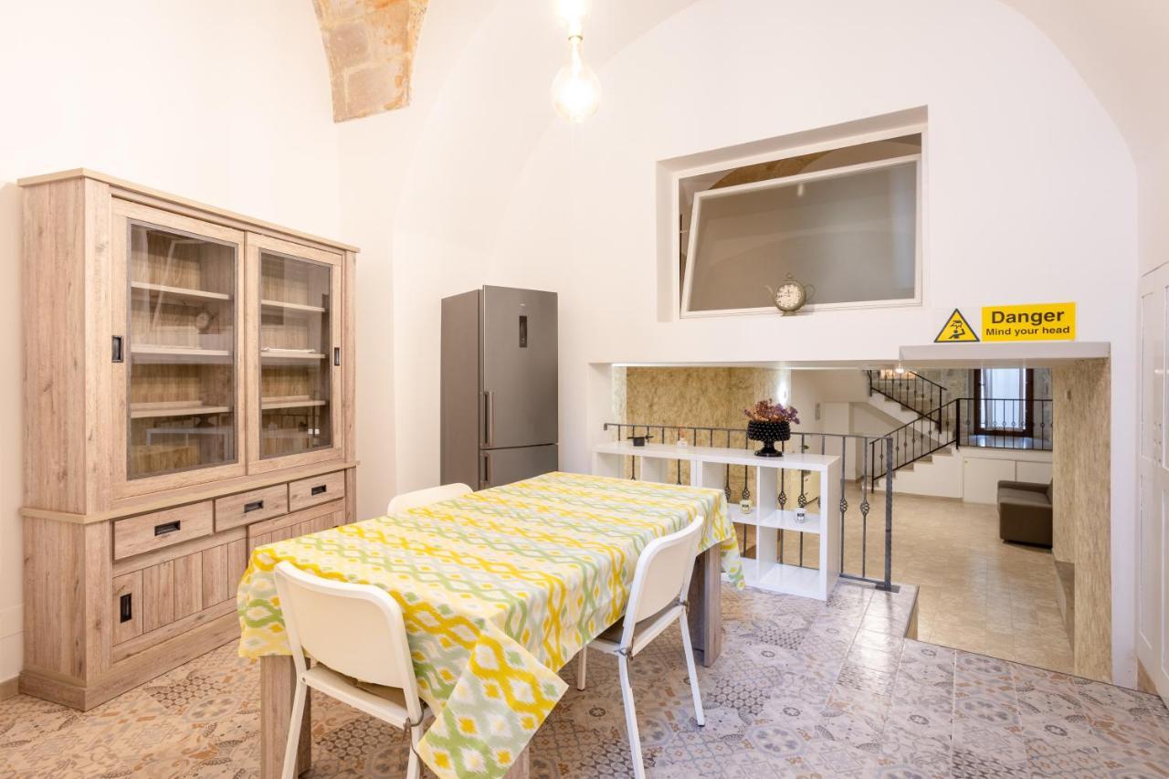לצ'ה Convivo Apartment Palazzo Galateo מראה חיצוני תמונה