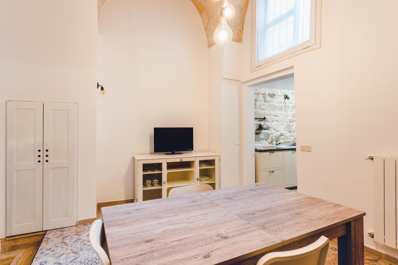 לצ'ה Convivo Apartment Palazzo Galateo מראה חיצוני תמונה