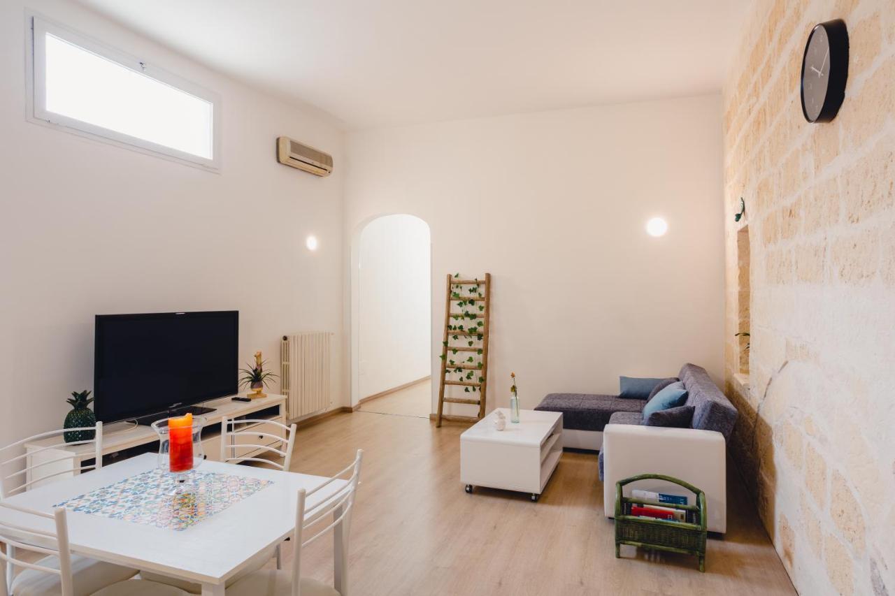 לצ'ה Convivo Apartment Palazzo Galateo מראה חיצוני תמונה