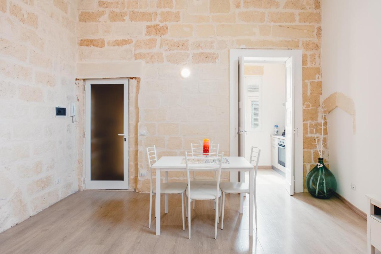 לצ'ה Convivo Apartment Palazzo Galateo מראה חיצוני תמונה