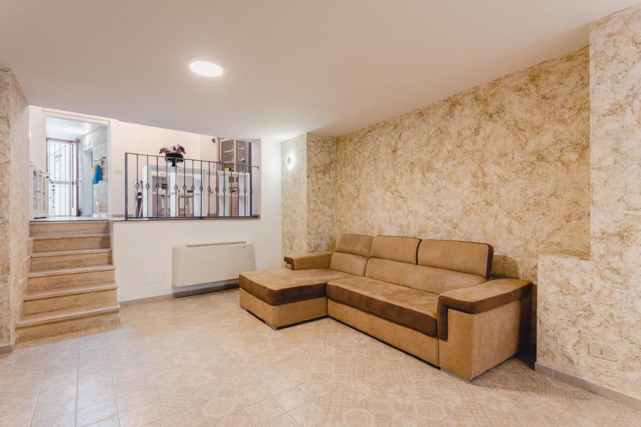 לצ'ה Convivo Apartment Palazzo Galateo מראה חיצוני תמונה