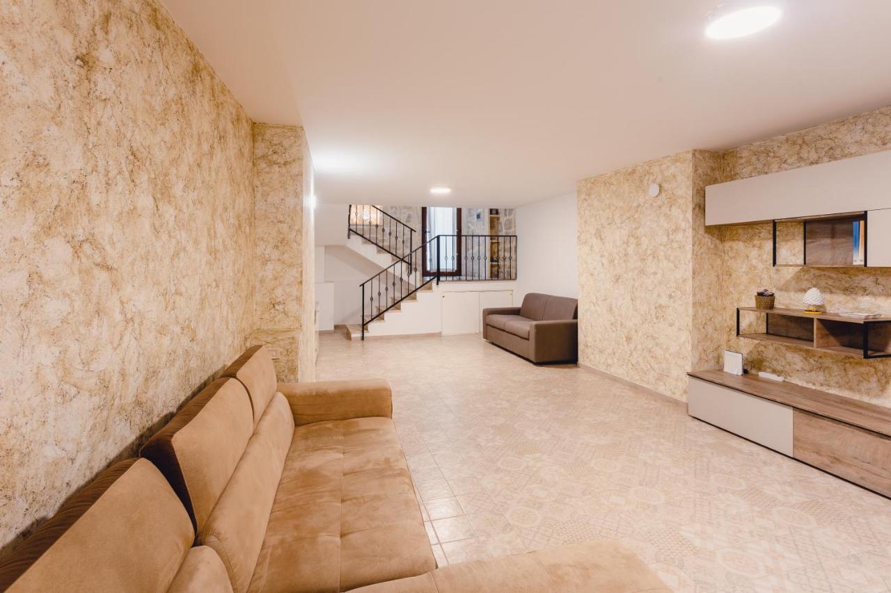 לצ'ה Convivo Apartment Palazzo Galateo מראה חיצוני תמונה