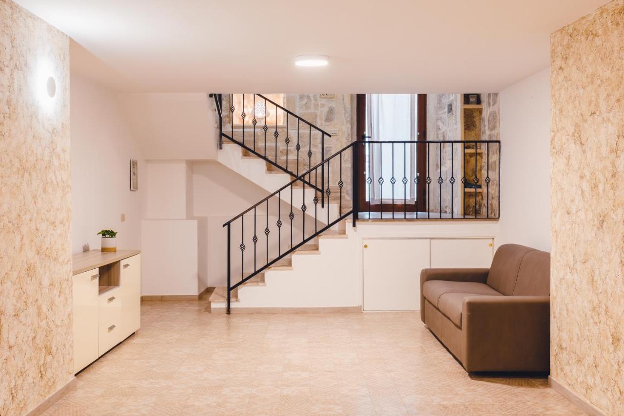 לצ'ה Convivo Apartment Palazzo Galateo מראה חיצוני תמונה