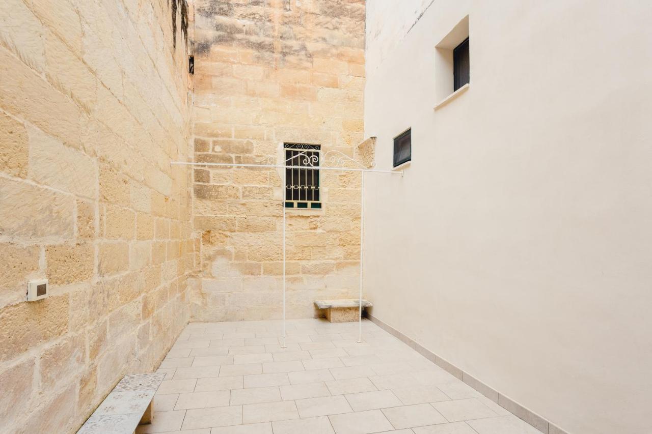 לצ'ה Convivo Apartment Palazzo Galateo מראה חיצוני תמונה