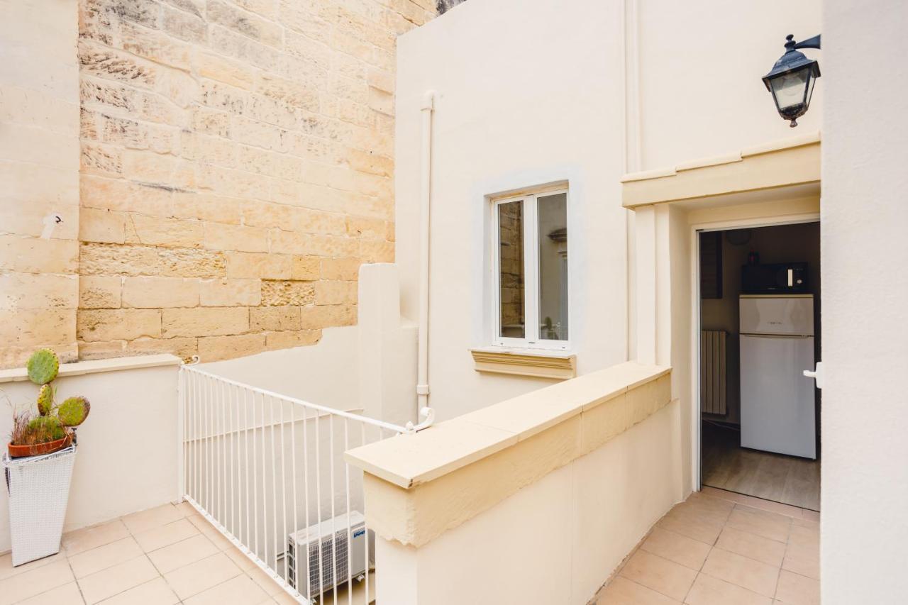 לצ'ה Convivo Apartment Palazzo Galateo מראה חיצוני תמונה