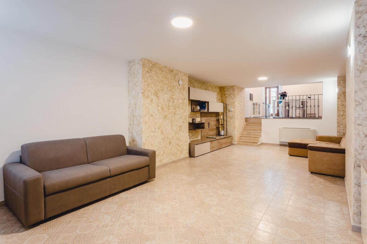 לצ'ה Convivo Apartment Palazzo Galateo מראה חיצוני תמונה