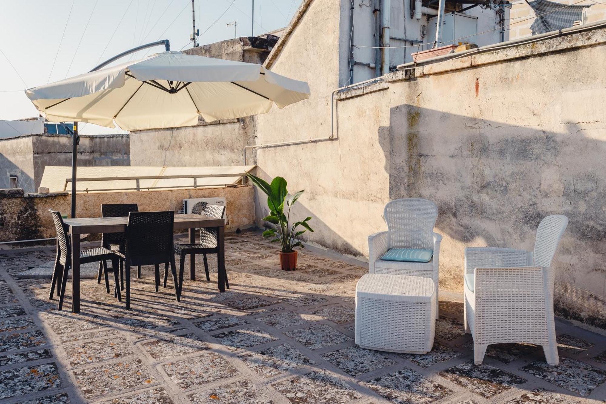 לצ'ה Convivo Apartment Palazzo Galateo מראה חיצוני תמונה