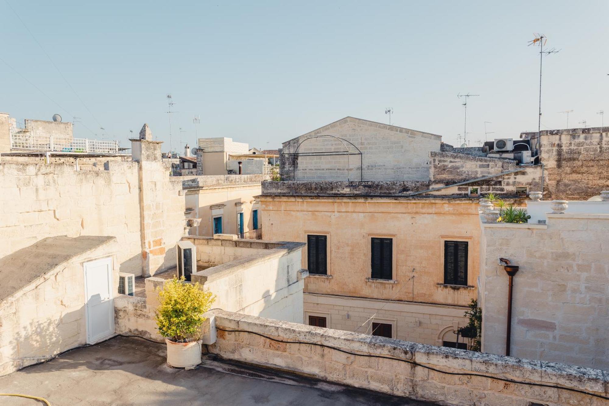 לצ'ה Convivo Apartment Palazzo Galateo מראה חיצוני תמונה