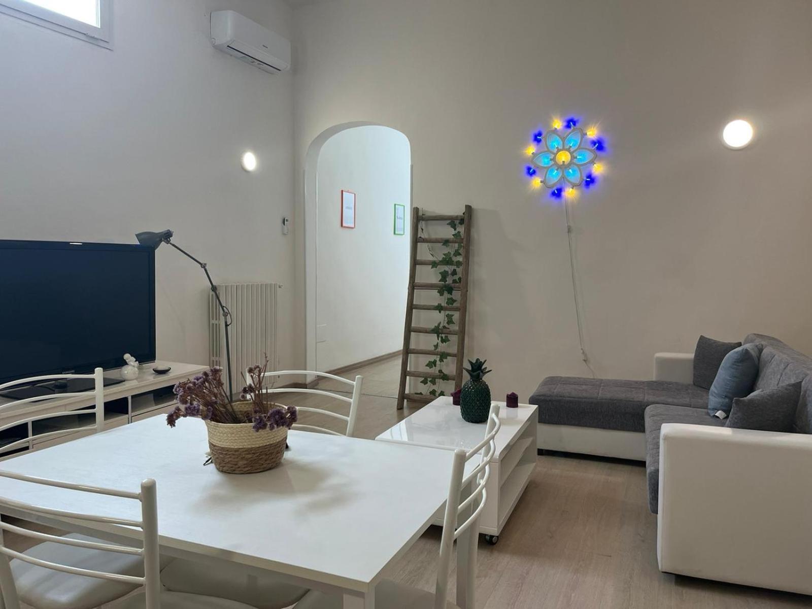 לצ'ה Convivo Apartment Palazzo Galateo מראה חיצוני תמונה