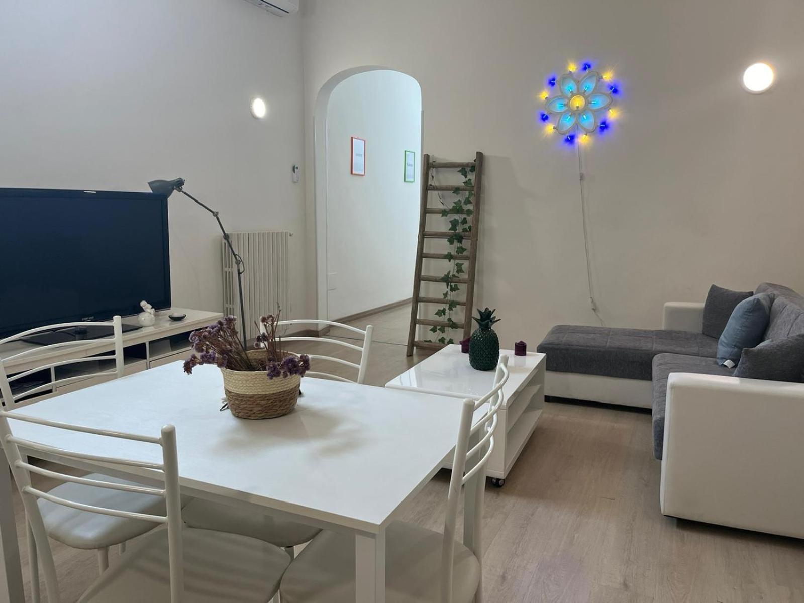 לצ'ה Convivo Apartment Palazzo Galateo מראה חיצוני תמונה